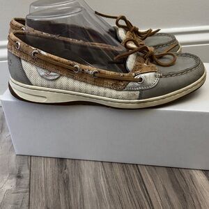 Stylish women’s Boat Shoes in Gray and Tan Sperry Top sider sz 9